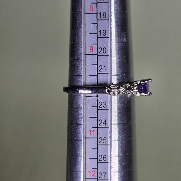 Twisted Silvery Ring With Simulated Amethyst Oval Center Size 9.75 (NWOT) - Picture 6 of 6